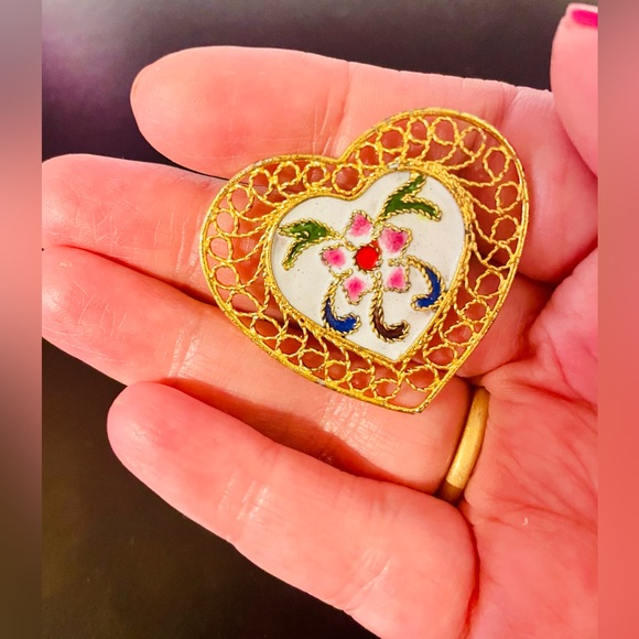 Vintage Gold Filigree and Enamel Floral Brooch - Picture 4 of 10